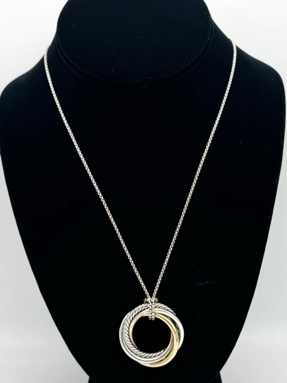 David Yurman Crossover necklace